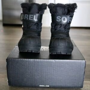 Sorel Black Winter Boots with Fleece Lining and Rugged Sole